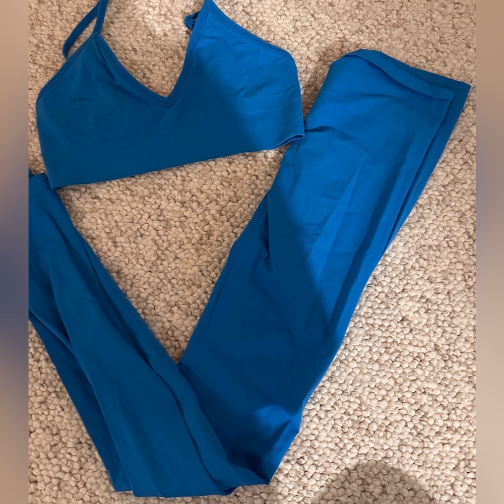 SKIMS cobalt blue leggings & sports bra set